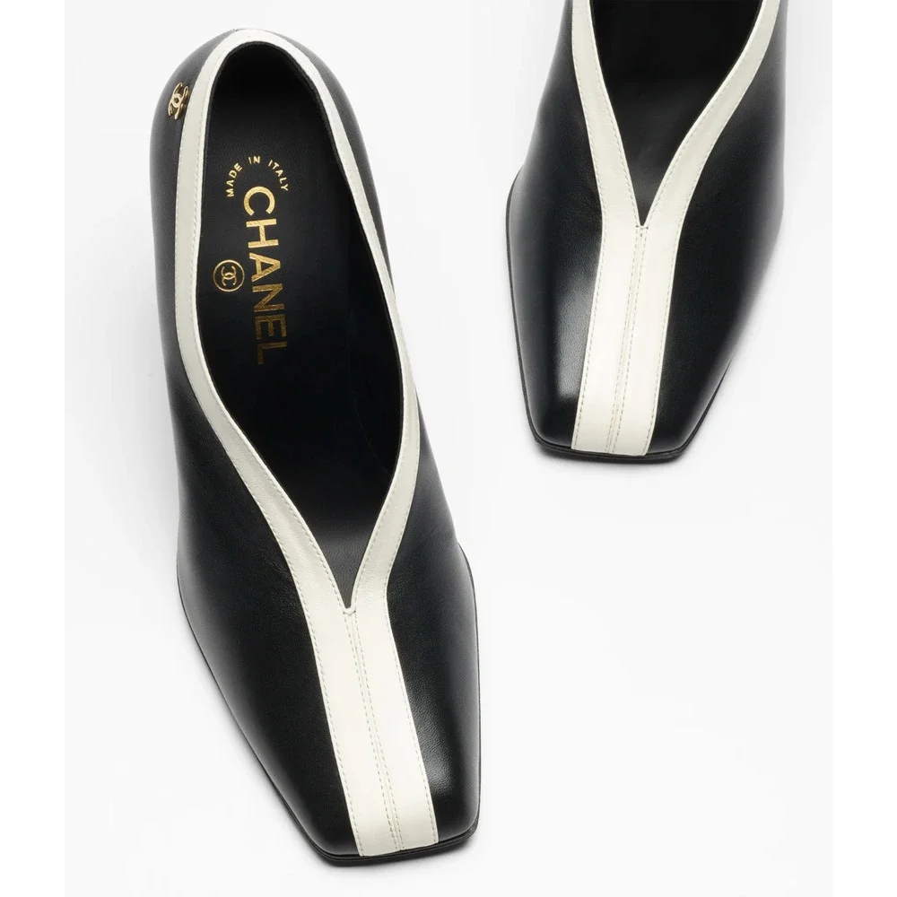Chanel 26S Blazy Black Ivory White Lambskin Leather CC Gold Square Heel Pump 38
